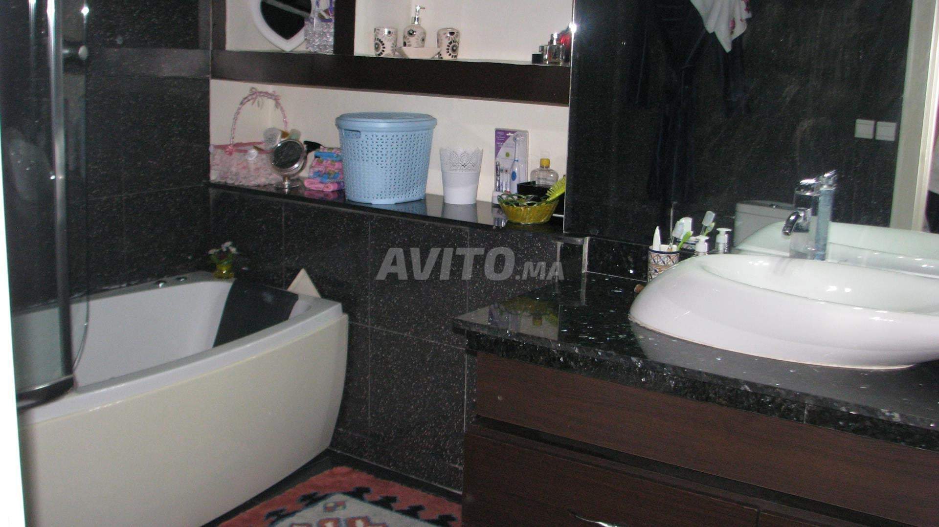 High-floor apartment with balcony, city centre — photo 9
