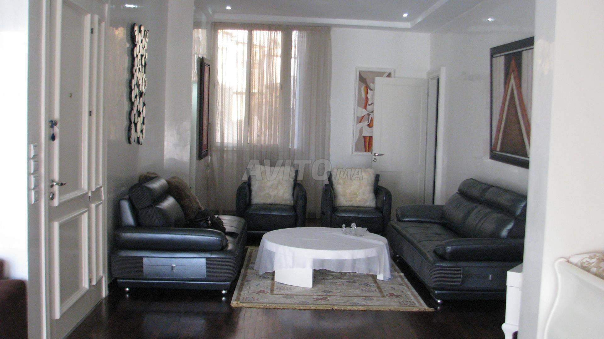 High-floor apartment with balcony, city centre — photo 3