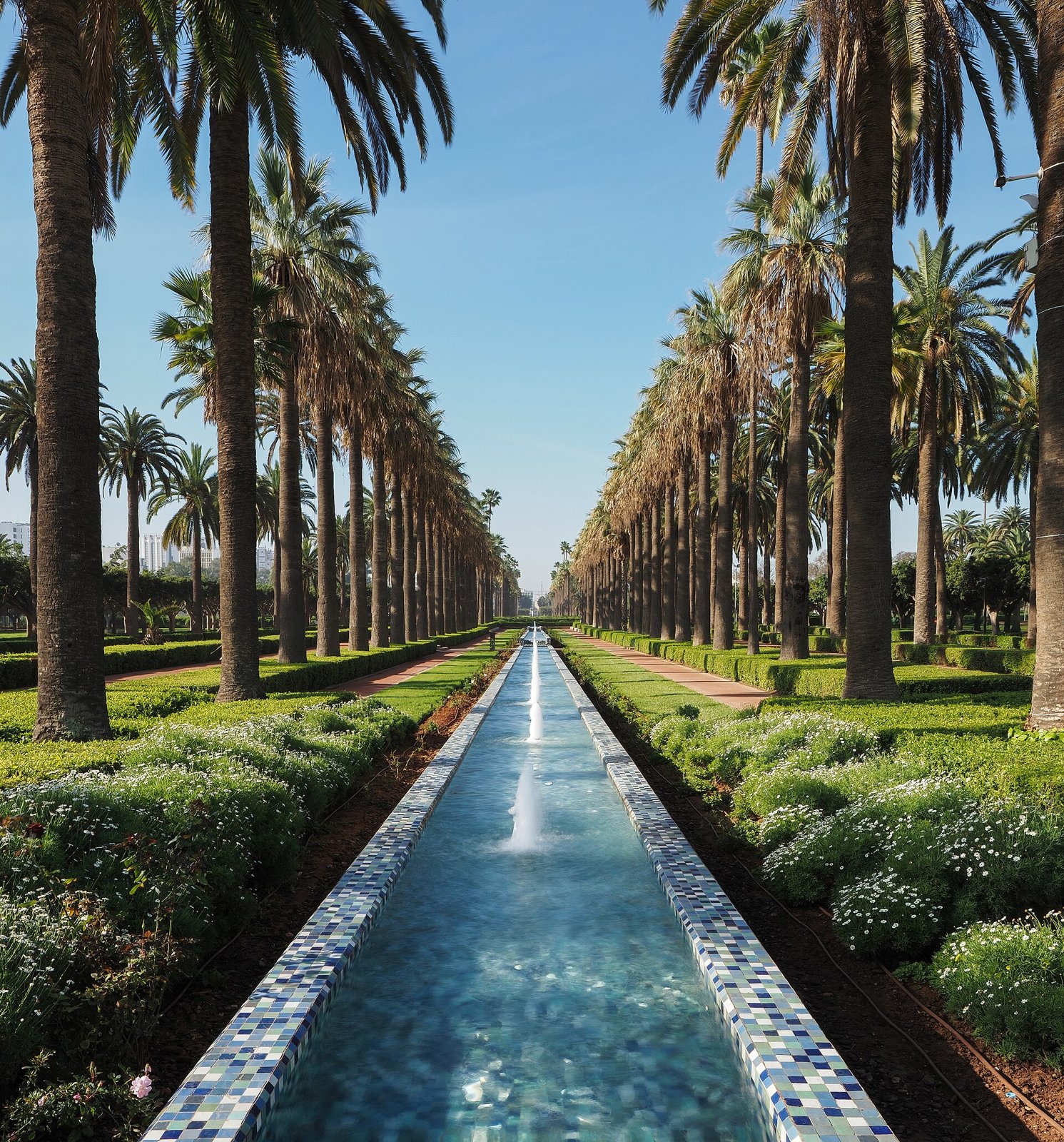 parc de la Ligue Arabe — Arab League Park, Casablanca; حديقة الجامعة العربية، الدار البيضاء (cropped)