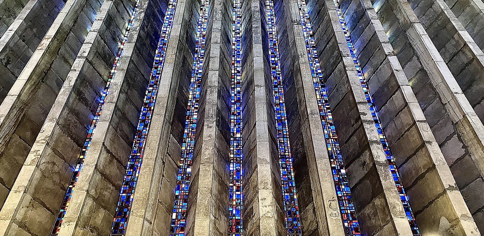 église Notre-Dame de Lourdes de Casablanca — Stained glass, Notre Dame of Lourdes Church (Casablanca)